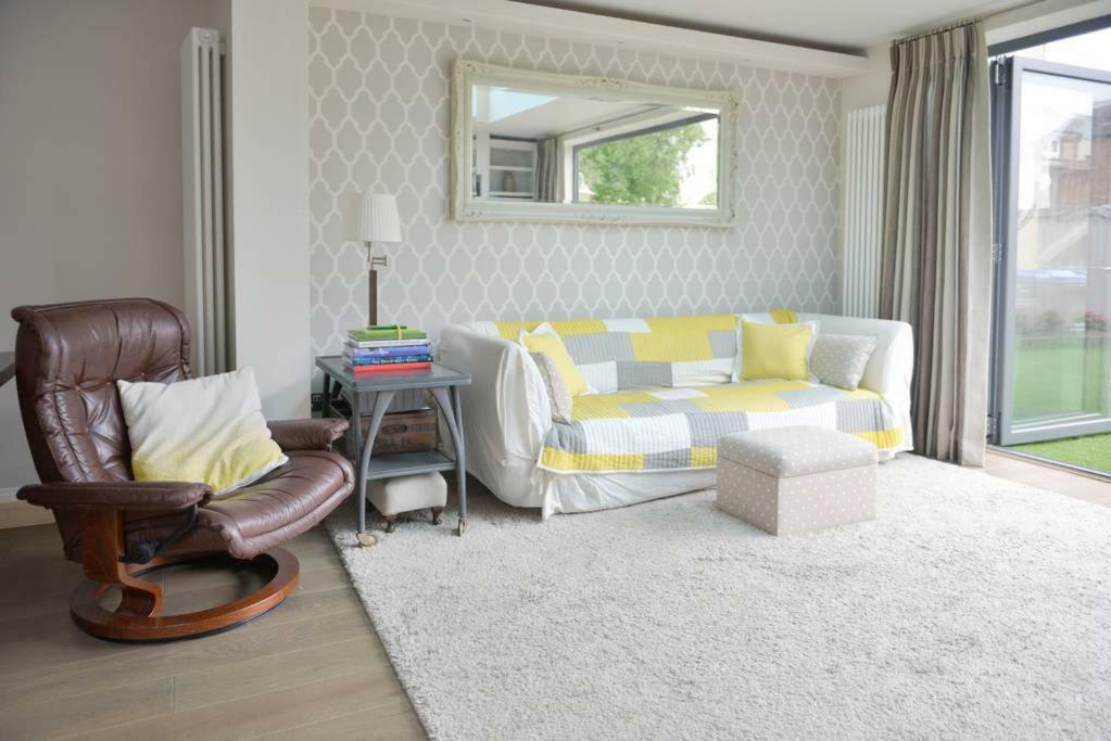 Отель Summer House Темс-Диттон Экстерьер фото